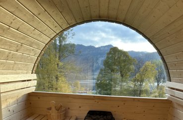 Preview: Saunafass mit Panorama Glasscheibe, Satteldach & Elektro-Ofen.