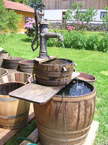 Große Holzfass Cascade, Holzfass Wasserspiel